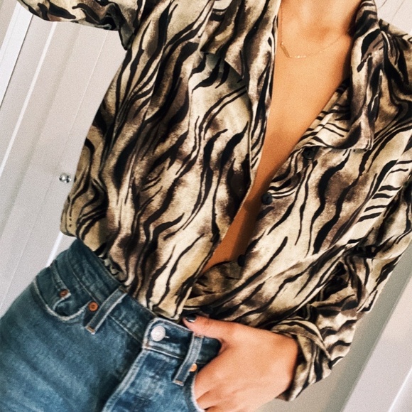 Vintage silk button up - Picture 1 of 2